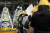전주 상산고에 대한 자율형사립고 재지정 평가 발표일인 20일 오전 전북교육청 앞에서 학부모들이 항의 집회를 하고 있다. [연합뉴스]