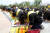 전주 상산고에 대한 자사고 재지정 평가 발표일인 20일 오전 전북교육청 앞에서 학부모들이 항의 집회를 열고 &#39;전북 교육은 죽었다&#39;며 절하고 있다. [연합뉴스]