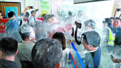 [사진] “제주 2공항 반대”… 최종보고회 무산