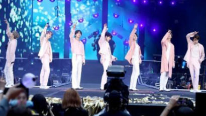 “춤 굉장해도 노래는 패스” 호주 방송사, BTS 조롱·비하 논란