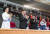 6월 20일 저녁 시진핑 중국 국가주석을 환영하는 집단체조와 예술공연이 평양 5.1경기장에서 열렸다. 시주석 부부와 김정은 위원장 부부가 박수를 치고 있다. [신화통신=연합뉴스]