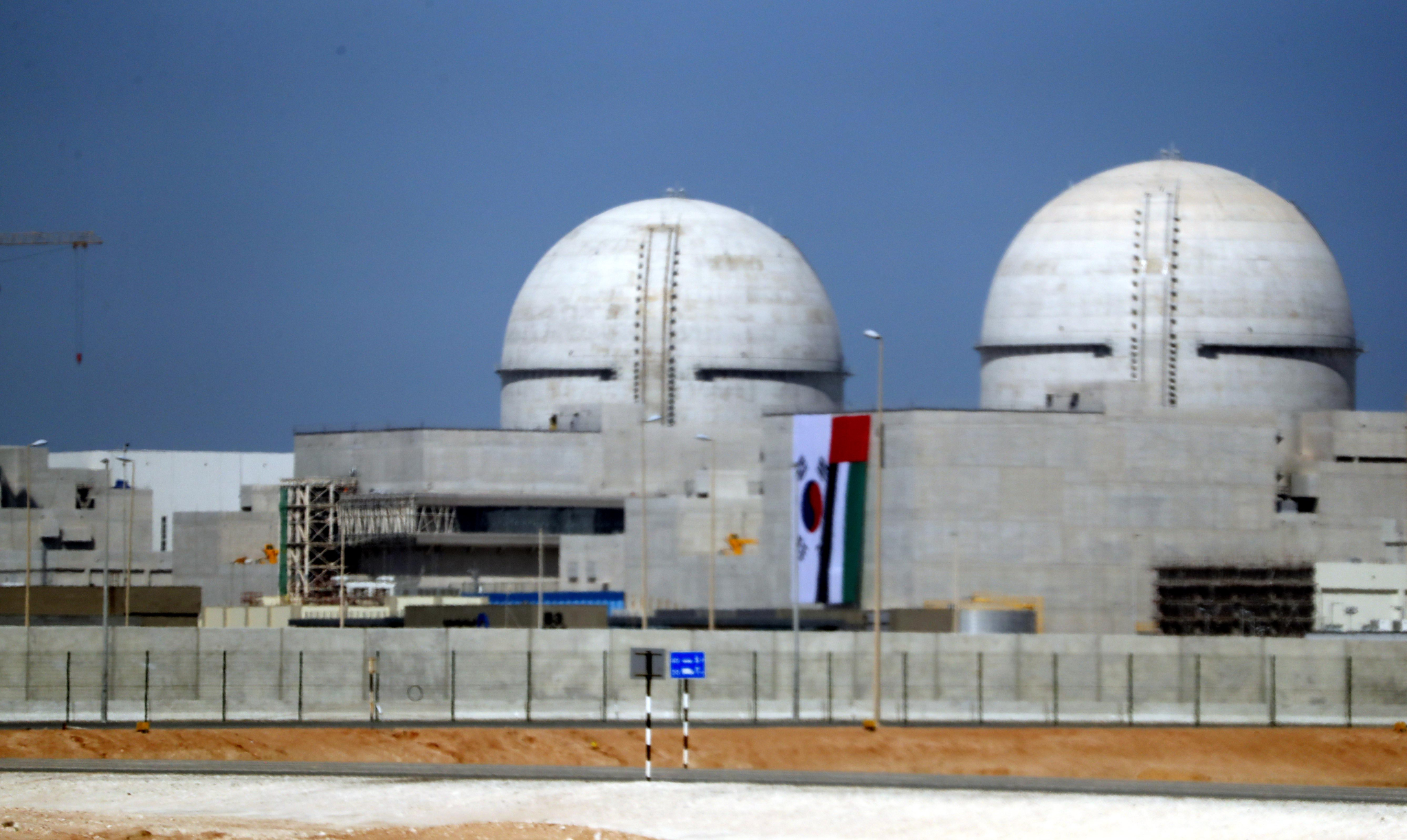 우리나라가 UAE에서 건설한 바라카 원전 1호기. [사진 청와대사진기자단]