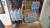 21일 오전 서울 영등포구 문래동 삼환아파트 주민들이 서울시가 마련한 아리수를 경비실 등에서 가져가고 있다. 사진 김태호 기자