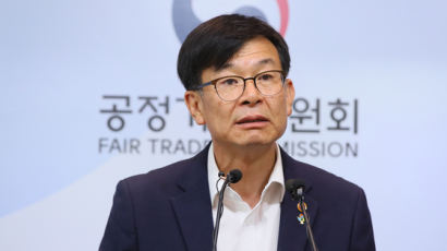 "재계 압박 수위 높일 것" vs "현실 감각 좋아졌다" 김상조 둘러싼 재계 시선