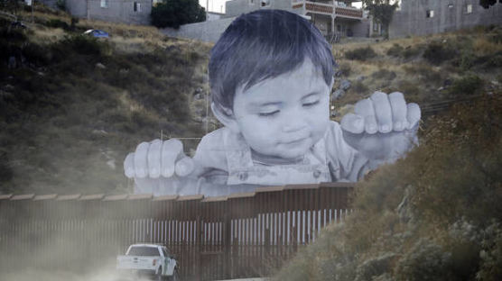 미국-멕시코 국경서 더위에 지쳐 숨진 아기·엄마 시신 넷 발견