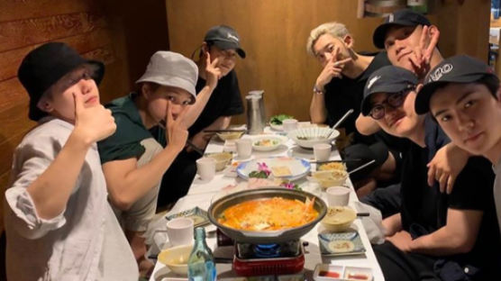 EXO Members Having A Last-Minute Get-Together Before D.O. Enlists In The Military