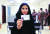 2018년 6월 4일 사우디아라비아의 수도 리야드에서 글로벌 회계·컨설팅 법인 언스트앤영의 에스라 알부티 전무가 발급 받은 사우디 운전면허증을 보여주고 있다.여성 운전 허용은 사우디 개혁의 시발점이다. [AP=뉴시스] 