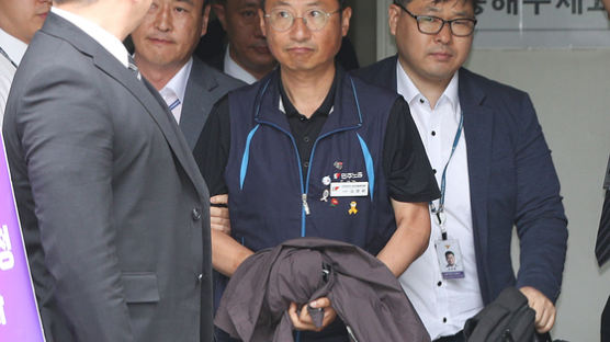 6일 만에 풀려난 김명환 민주노총 위원장 "검경 분명히 책임 있을 것"