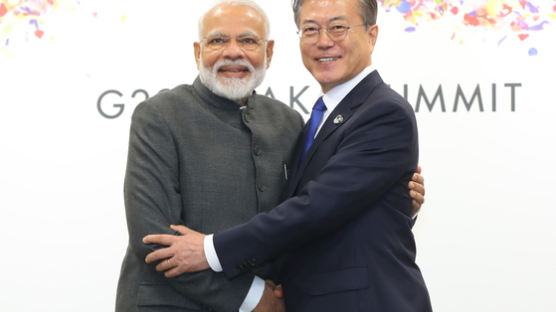 文 “인도, 신남방정책 핵심국”…모디 “文 형제같은 친근감”
