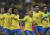 승부차기 끝에 파라과이를 꺾고 코파 아메리카 4강에 오른 순간 브라질 선수들이 기뻐하고 있다. [AP=연합뉴스]