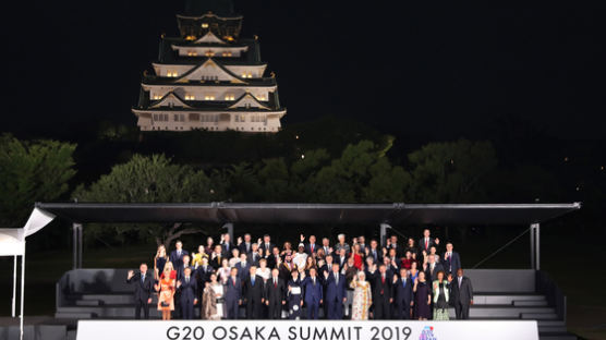 G20 만찬테이블…아베 좌우엔 트럼프·푸틴, 文은 다른 테이블 