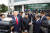 문재인 대통령이 30일 판문점 자유의 집 앞에서 도널드 트럼프 미국 대통령, 김정은 북한 국무위원장과 만나 대화하고 있다. 청와대사진기자단