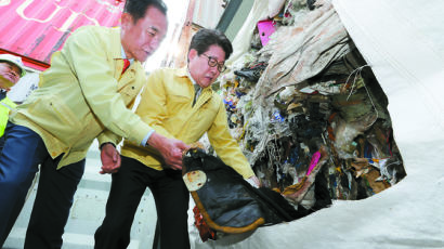 ‘국제망신’ 필리핀 쓰레기 수출, 알고보니 해외 도주범 기획