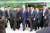 문재인 대통령과 김정은 북한 국무위원장, 도널드 트럼프 미국 대통령이 30일 경기 파주 판문점 공동경비구역(JSA) 자유의 집에서 회담을 마친뒤 이야기를 나누며 복귀하고 있다. 청와대사진기자단