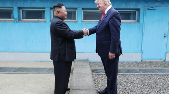 트럼프, 트위터에 “김정은과 잘 보도된 만남…좋은 일 일어날 수 있어”