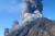 이탈리아 남부 지중해의 스트롬볼리 화산이 3일(현지시간) 강력하게 분화했다. 한명이 사망하고 관광객들이 현장을 급히 벗어났지만 정확한 피해상황은 알려지지 않았다. [AFP=연합뉴스]