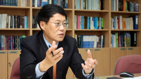 “한국 반도체 넉 달은 버티지만, 더 끌면 일본도 치명상”