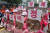 5일 오전 울산시청 앞에서 &#39;비정규직 노동자 울산총파업대회&#39;가 개최된 가운데 학교 비정규직 조합원들이 식판을 들고 구호를 외치고 있다. [뉴스1]