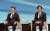 문재인 대통령(왼쪽)과 아베 신조 일본 총리가 지난해 5월 9일 일본 도쿄 일본경단련회관에서 열린 한·일·중 3국 비즈니스 서밋에 참석해 앉아 있다. / 사진:청와대사진기자단
