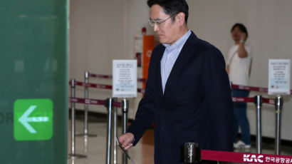 김상조가 그룹 총수들 만난 날···이재용·신동빈은 일본으로