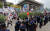 6일 오후 우리공화당 태극기 집회가 열린 서울 세종대로에서 경찰이 우리공화당의 광화문광장 불법 천막 기습설치에 대비하고 있다. [뉴스1 ]