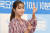 배우 이민정이 11일 오후 서울 마포구 스탠포드 호텔에서 열린 MBC 에브리원 새 예능 &#39;세빌리아의 이발사&#39; 제작발표회에서 포즈를 취하고 있다. [연합뉴스]