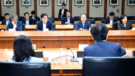 日 수출규제 대응 ‘관계장관회의’ 주 2회 정례화