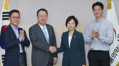 [규제OUT] 규제 풀린 공유주방…박용만 "업어드리고 싶다"