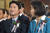 더불어민주당 이인영(왼쪽), 자유한국당 나경원 원내대표가 17일 오전 국회에서 열린 제71주년 제헌절 기념식에 참석해 대화하고 있다. [연합뉴스]