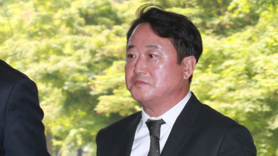 '차명주식 은닉' 이웅열 전 코오롱 회장 1심서 벌금 3억원 