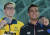 21일 광주 세계수영선수권 대회 남자 자유형 400m 시상식 후 쑨양과 기념 촬영은 거부했지만, 동메달을 딴 이탈리아의 가브리엘레 데티와는 환하게 웃으면 사진을 찍고 있는 맥 호튼(왼쪽). [AP=연합뉴스]