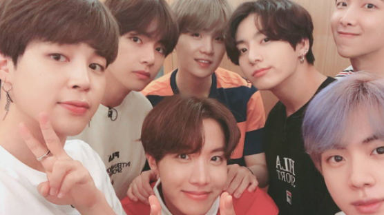 What Are BTS Members Wearing In Their WEIBO Update?!