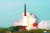 지난 5월 4일 &#39;북한판 이스칸데르&#39; 미사일로 불리는 KN-23이 이동형미사일발사대(TEL)에서 발사되고 있다. 7월 25일 북한이 쏜 미사일도 일단 KN-23의 사거리 연장형이라는 초기 평가가 나왔다. [조선중앙통신]