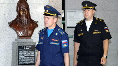국방부 ‘독도 침범’ 사진 제시, 러시아 무관 이번엔 말 아껴