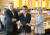  강경화 외교장관(오른쪽)과 마이크 폼페이오 미국 국무장관(가운데), 고노 다로(河野太郞) 일본 외상이 지난해 7월 도쿄 외무성 이쿠라(飯倉)공관에서 회담에 앞서 포즈를 취하고 있다. [연합뉴스] 