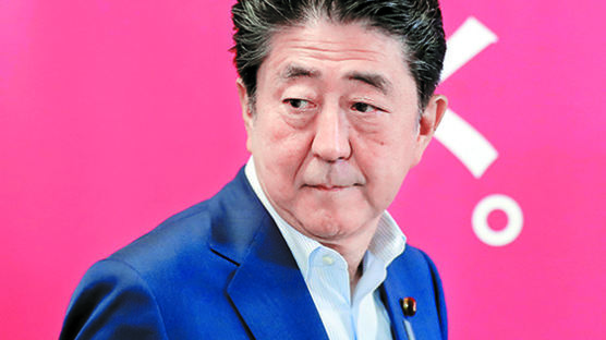 일본 방위상 “한·미와 공조” 아베는 한국 빼고 “미국과 협력”
