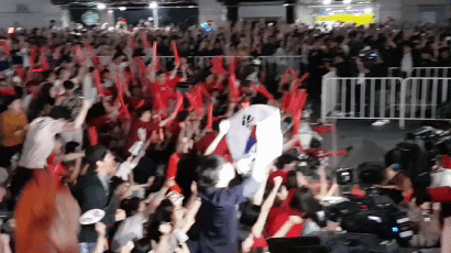 “결승 온 것만도 꿈 같았다” 시민들 곳곳서 거리 응원