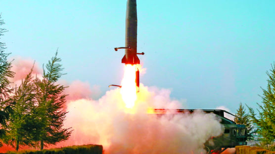 [속보] 합참 “어제 발사 북한 미사일 2발 모두 약 600㎞ 비행”