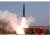 북한이 지난 5월 4일 미사일을 발사하고 있다. 북한판 이스칸데르로 불리는 미사일이었지만 발사대는 2016년 9월 발사한 스커드 미사일 발사대와 유사하다는 평가다. [사진 연합뉴스]