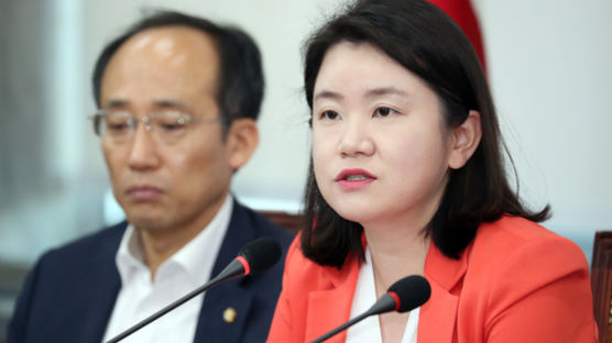 “한국, 글로벌 호구로 전락”…한국당, 국가위기 부각 집중포화