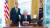 미국 국가정보국장(DNI)으로 지명된 존 래트클리프 공화당 의원과 도널드 트럼프 대통령이 백악관에서 기념사진을 찍고 있다. DNI는 미국의 정보기관 총책임자다. [사진 래트클리프 트위터]