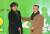 2012년 12월 3일 문재인 당시 민주통합당 대선후보가 서울 광화문 세종문화회관 앞에서 열린 &#39;서울시민과의 콘서트&#39;에서 조국 당시 서울대 교수와 인사하고 있다. [중앙포토]