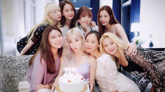 A Complete SNSD Reunion On TIFFANY YOUNG'S Birthday! 