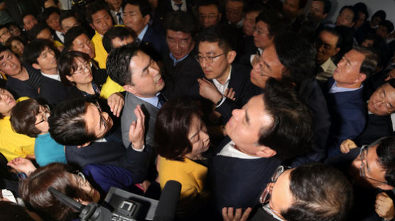 '국회 패스트트랙 충돌' 수사, 한국당 '노쇼'에 반쪽 수사 우려