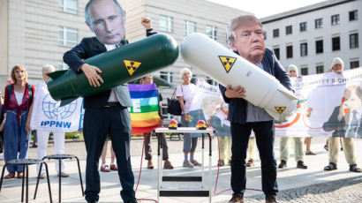레이건·고르바쵸프 맺은 핵군축 약속 30년만 폐기…미·러 냉전 부활?