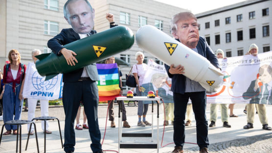 레이건·고르바쵸프 맺은 핵군축 약속 30년만 폐기…미·러 냉전 부활?