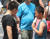 전국 대부분 지역에 폭염경보가 내려진 4일 오후 서울 명동거리에서 외국인 어린이들이 아이스크림을 먹고 있다. [뉴스1]