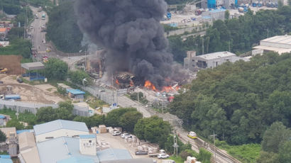 "'펑' 대포소리, 2km 밖에서도 들렸다" 처참한 안성 화재 현장