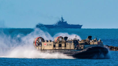 무섭게 커가는 일본 해병대···방어할 '섬'에 독도 포함?