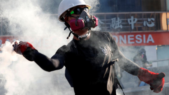 중국, “홍콩 시위가 ‘색깔혁명’으로 변질됐다” 재차 엄중경고 